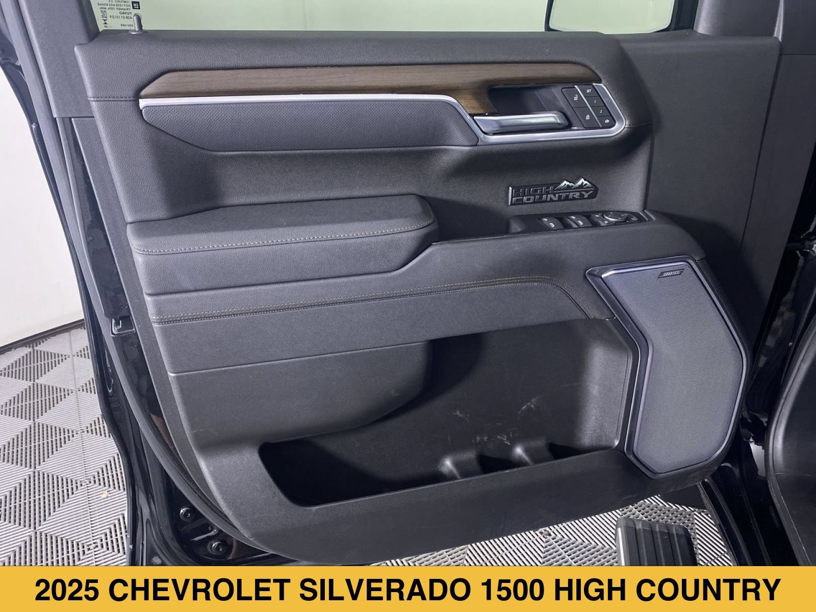 Certified 2025 Chevrolet Silverado 1500 High Country AWD/4WD image 12