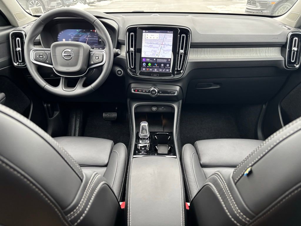 Certified 2026 Volvo XC40 B5 Plus w/ Protection Package Premier image 6