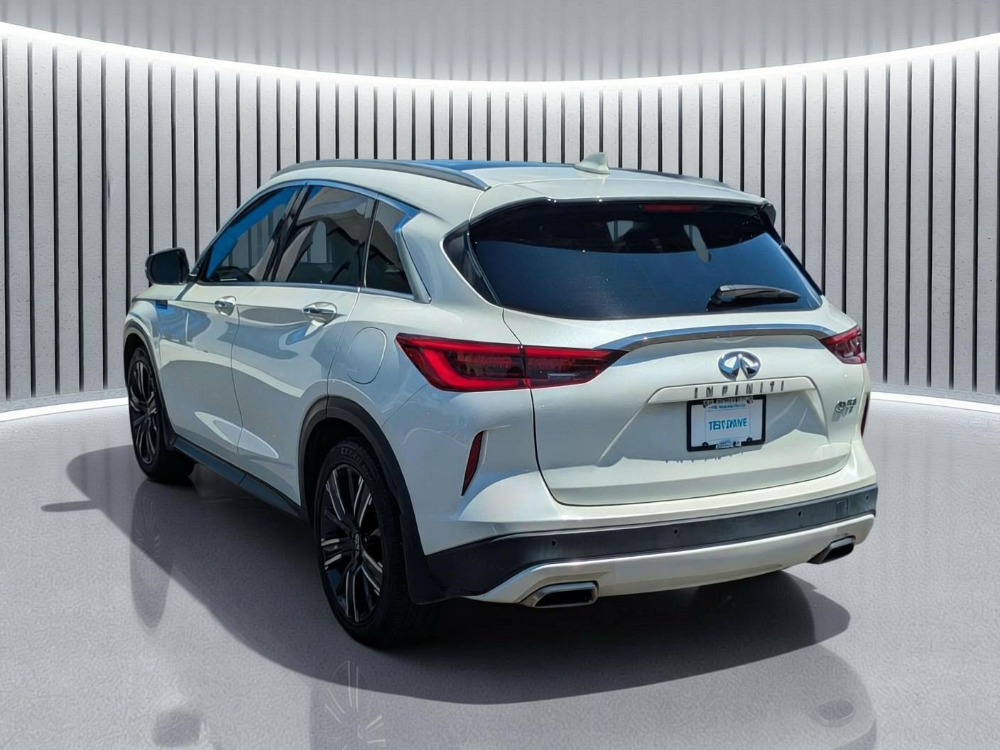 Used 2021 INFINITI QX50 Luxe w/ Appearance Package FWD image 8