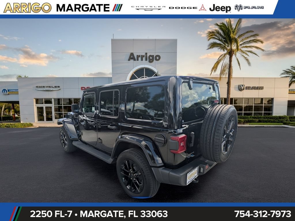 Used 2025 Jeep Wrangler Unlimited Sahara AWD/4WD image 7