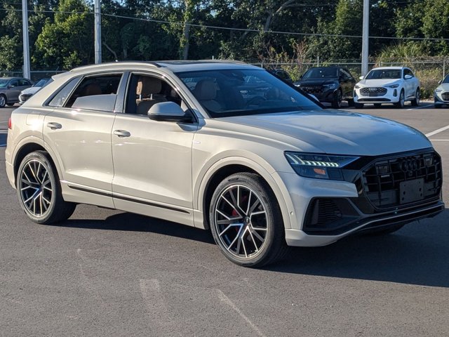 Certified 2022 Audi Q8 Prestige AWD/4WD image 3
