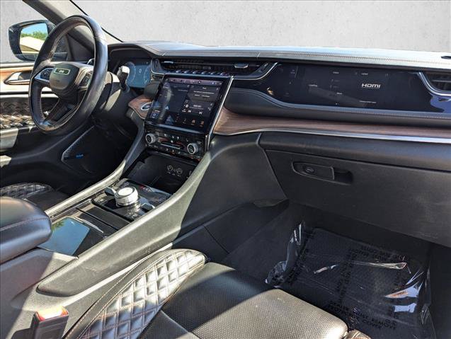 Used 2022 Jeep Grand Cherokee Summit w/ Luxury Tech Group V AWD/4WD image 23