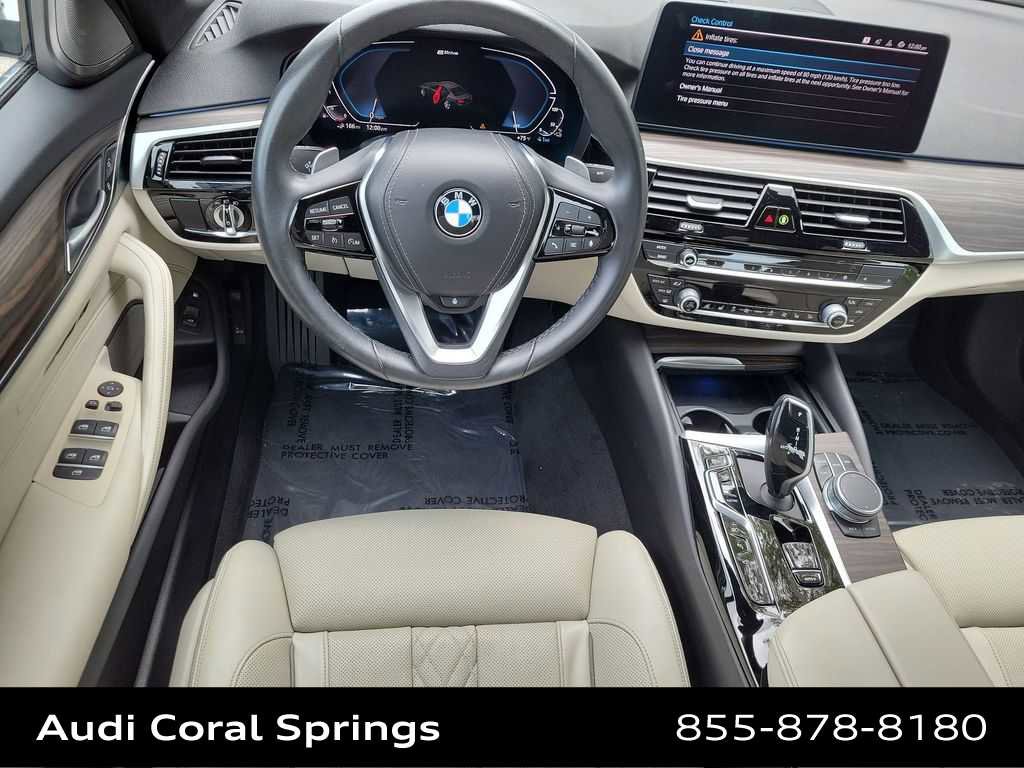 Used 2021 BMW 530e w/ Premium Package image 18