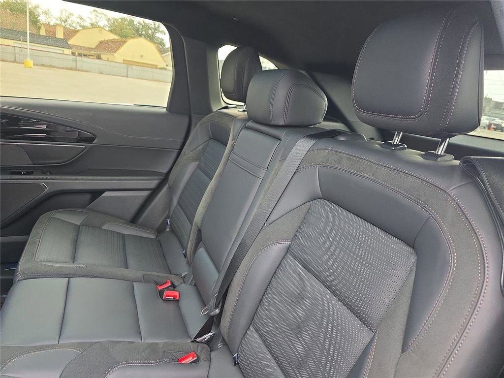 New 2025 Lincoln Nautilus Reserve w/ Jet Appearance Package image 11