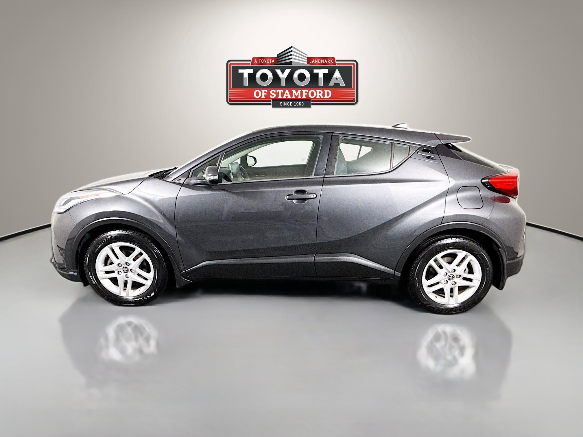 Certified 2020 Toyota C-HR LE image 4