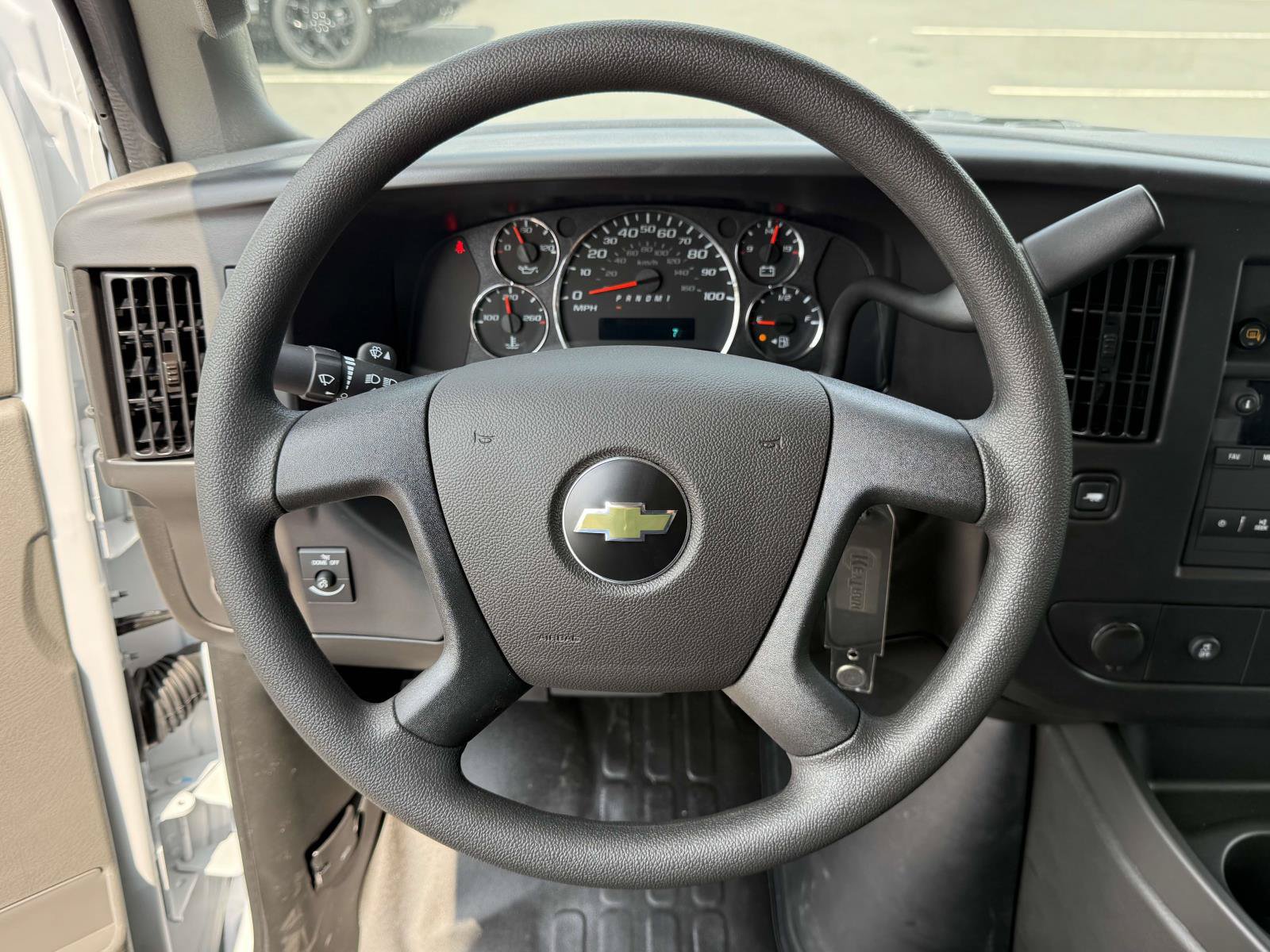New 2025 Chevrolet Express 3500 Extended RWD image 8