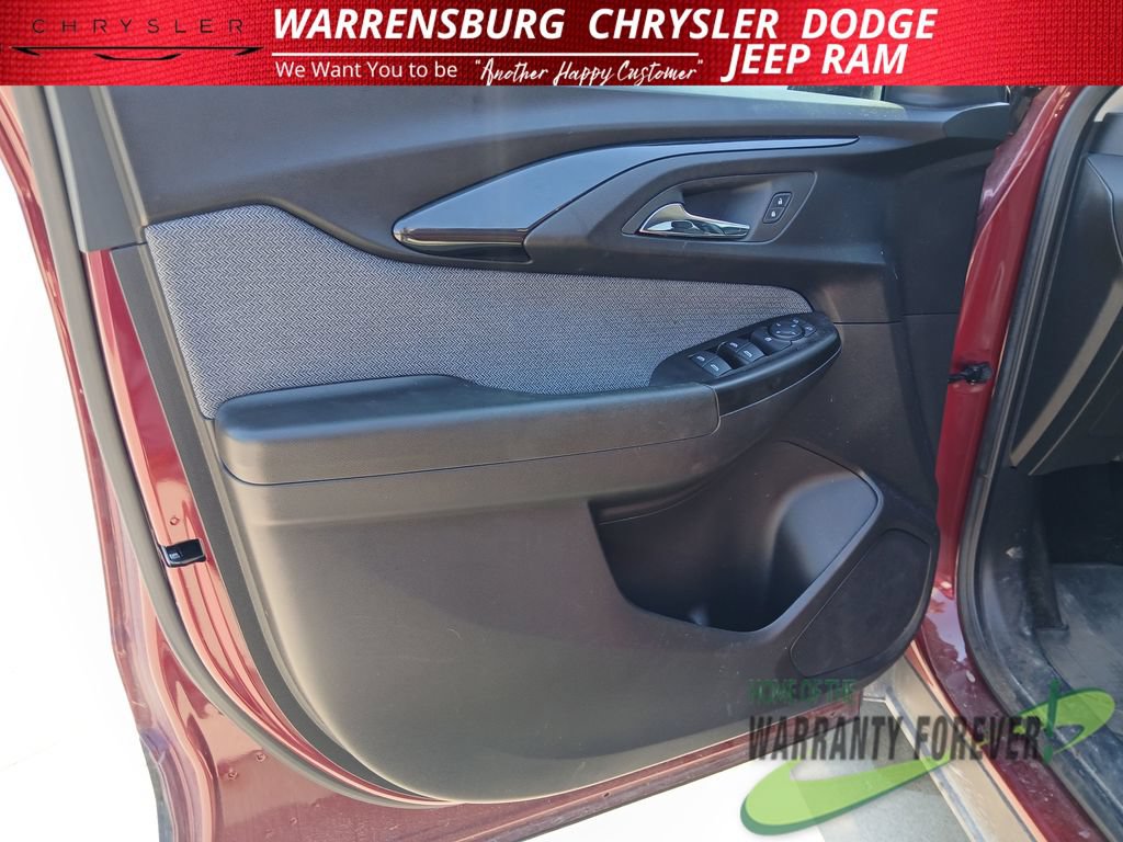 Used 2023 Chevrolet TrailBlazer LT w/ Convenience Package FWD image 11
