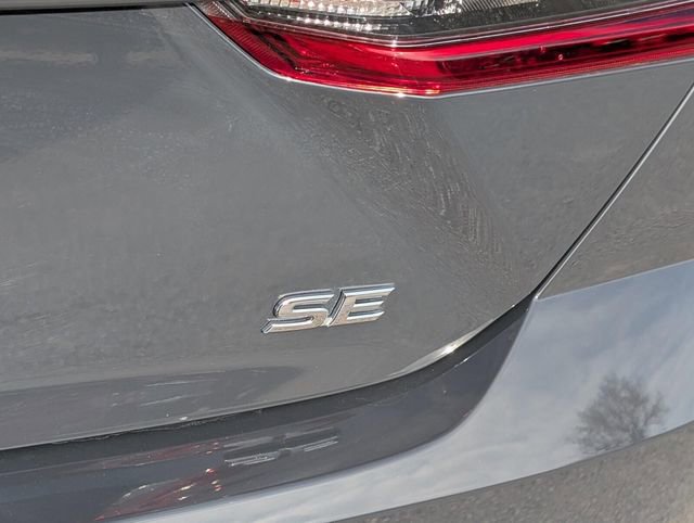 Used 2025 Toyota Camry SE image 8