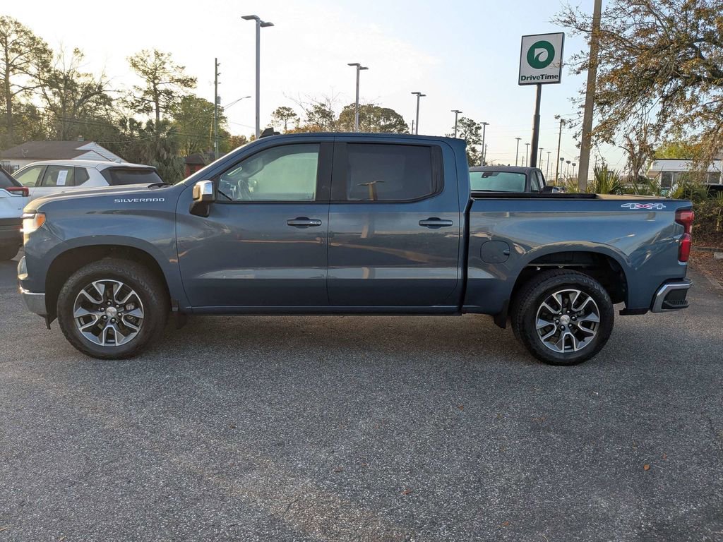 Used 2024 Chevrolet Silverado 1500 LT AWD/4WD image 7