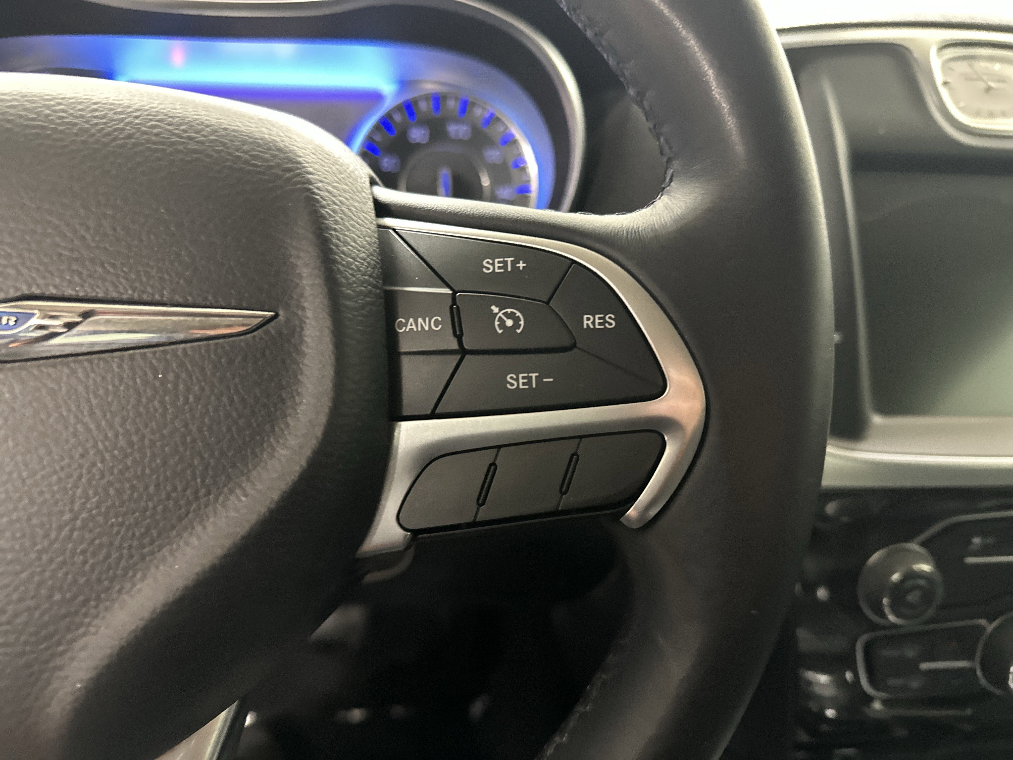 Used 2015 Chrysler 300 Limited w/ Driver Convenience Group image 20