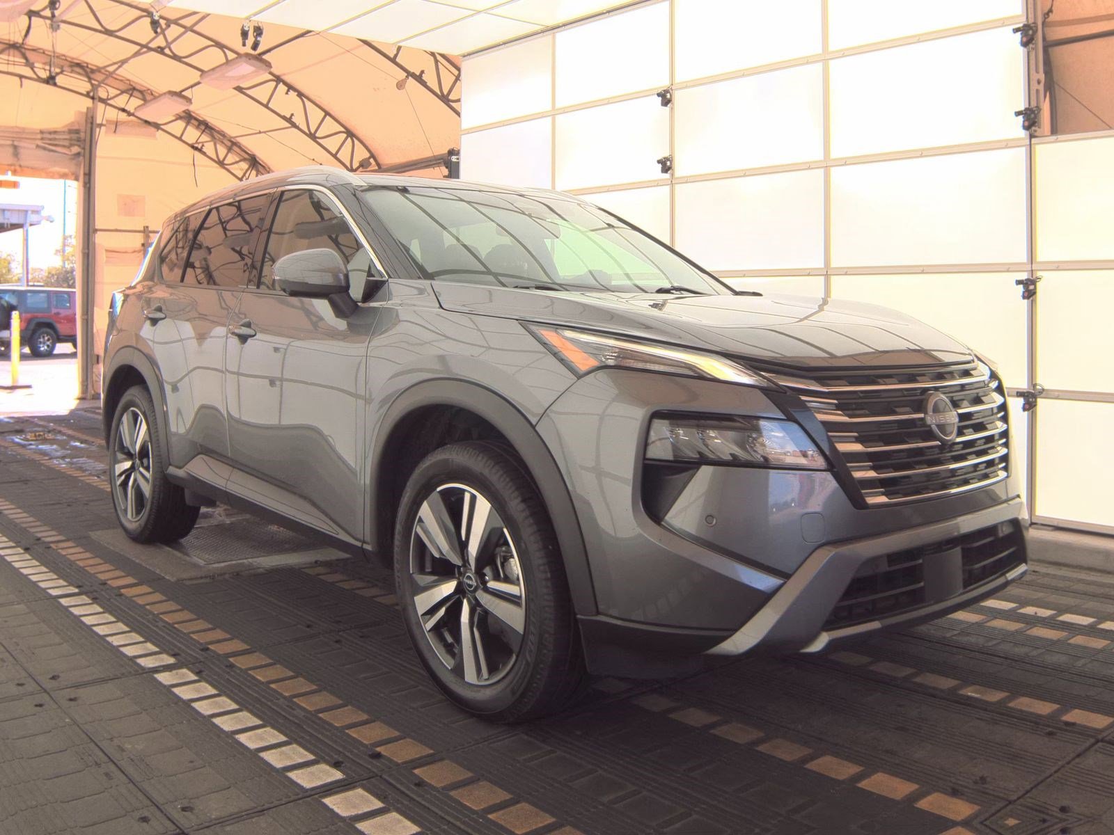 Used 2024 Nissan Rogue SL image 6