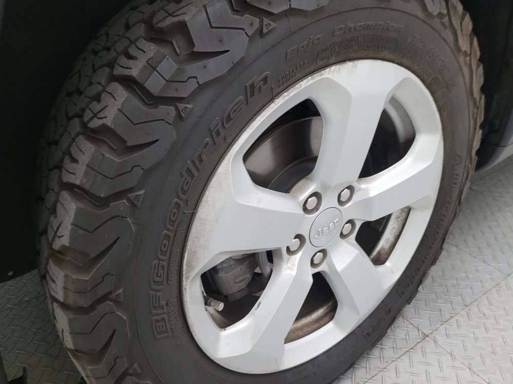 Used 2020 Jeep Compass Latitude image 31