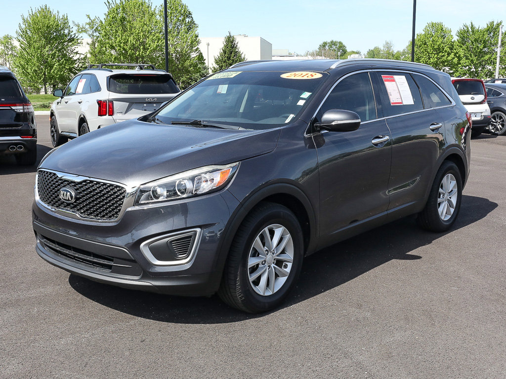 Used 2018 Kia Sorento LX FWD image 2