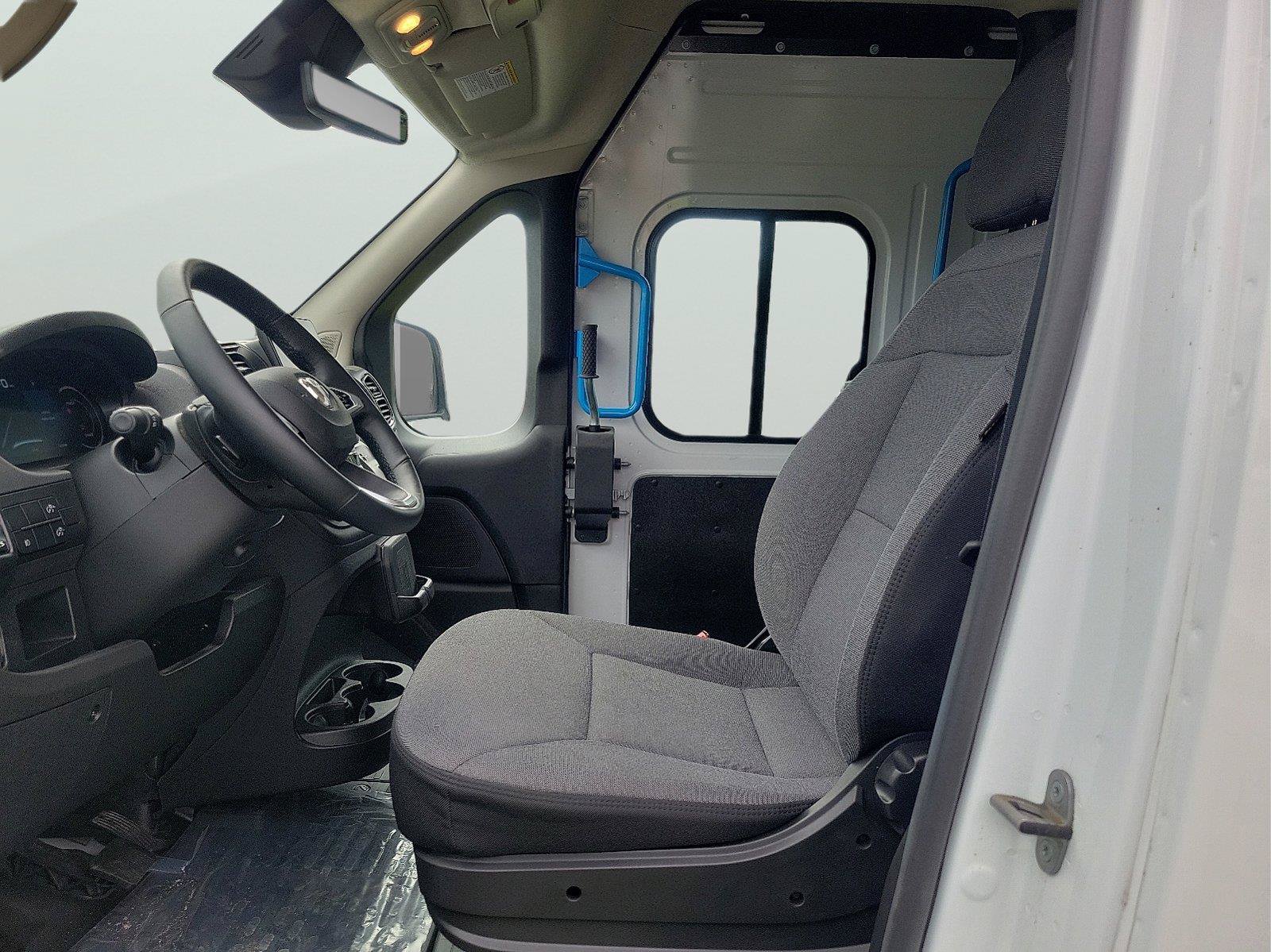 New 2024 RAM ProMaster 3500 w/ Delivery Van Package FWD image 9
