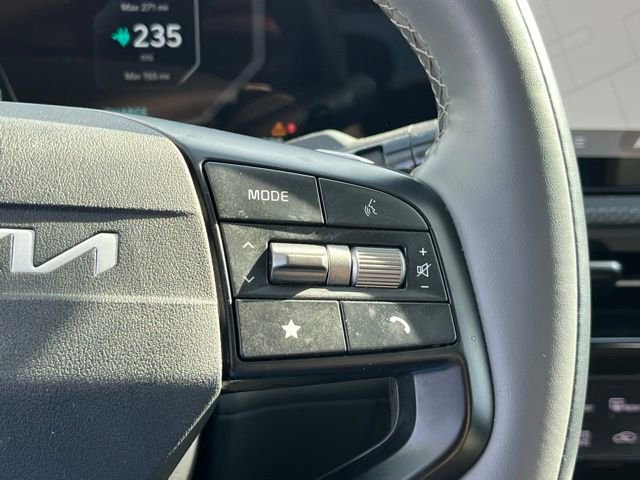 Used 2025 Kia EV6 Wind RWD image 12