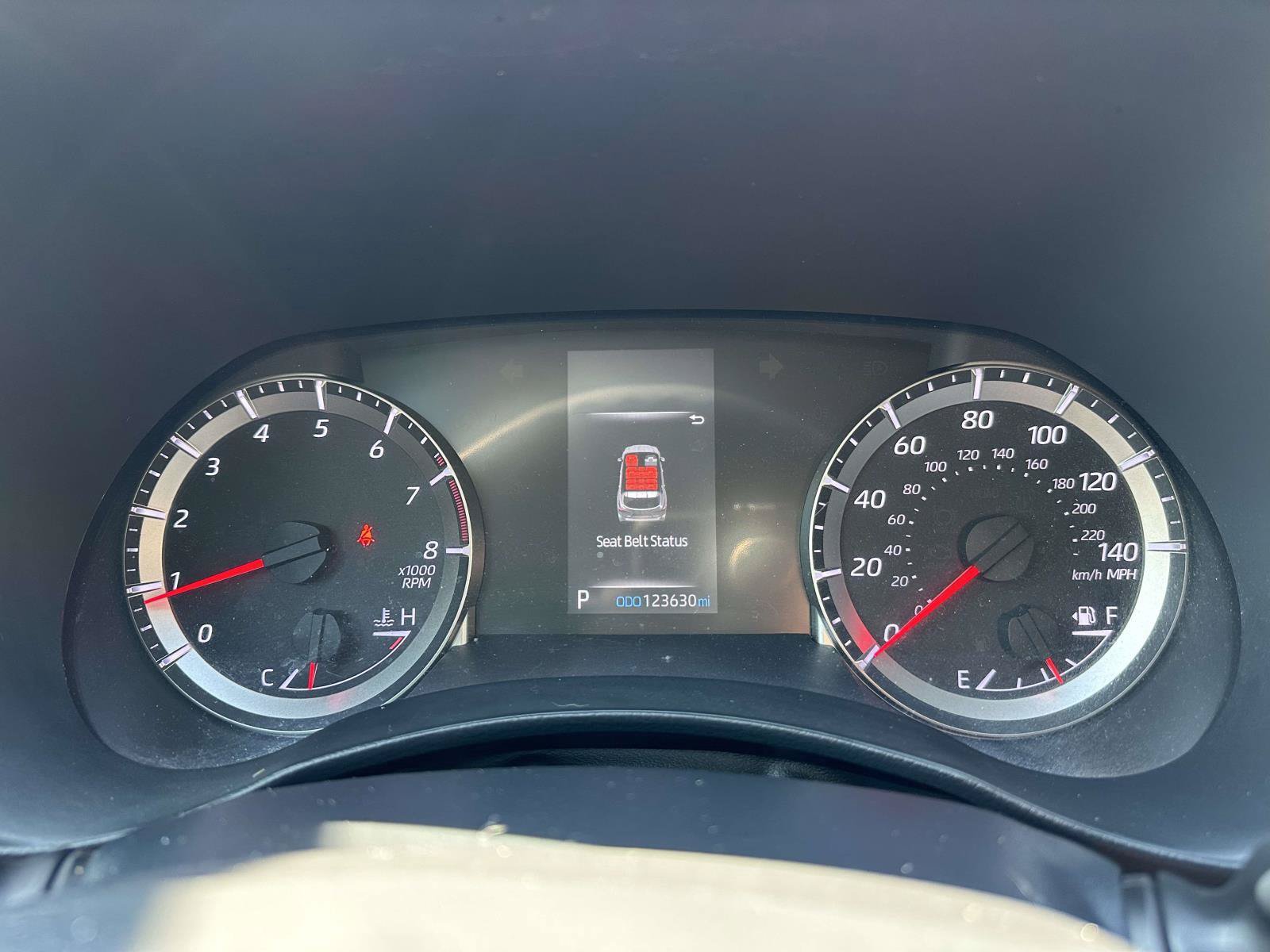 Used 2022 Toyota Highlander L FWD image 14