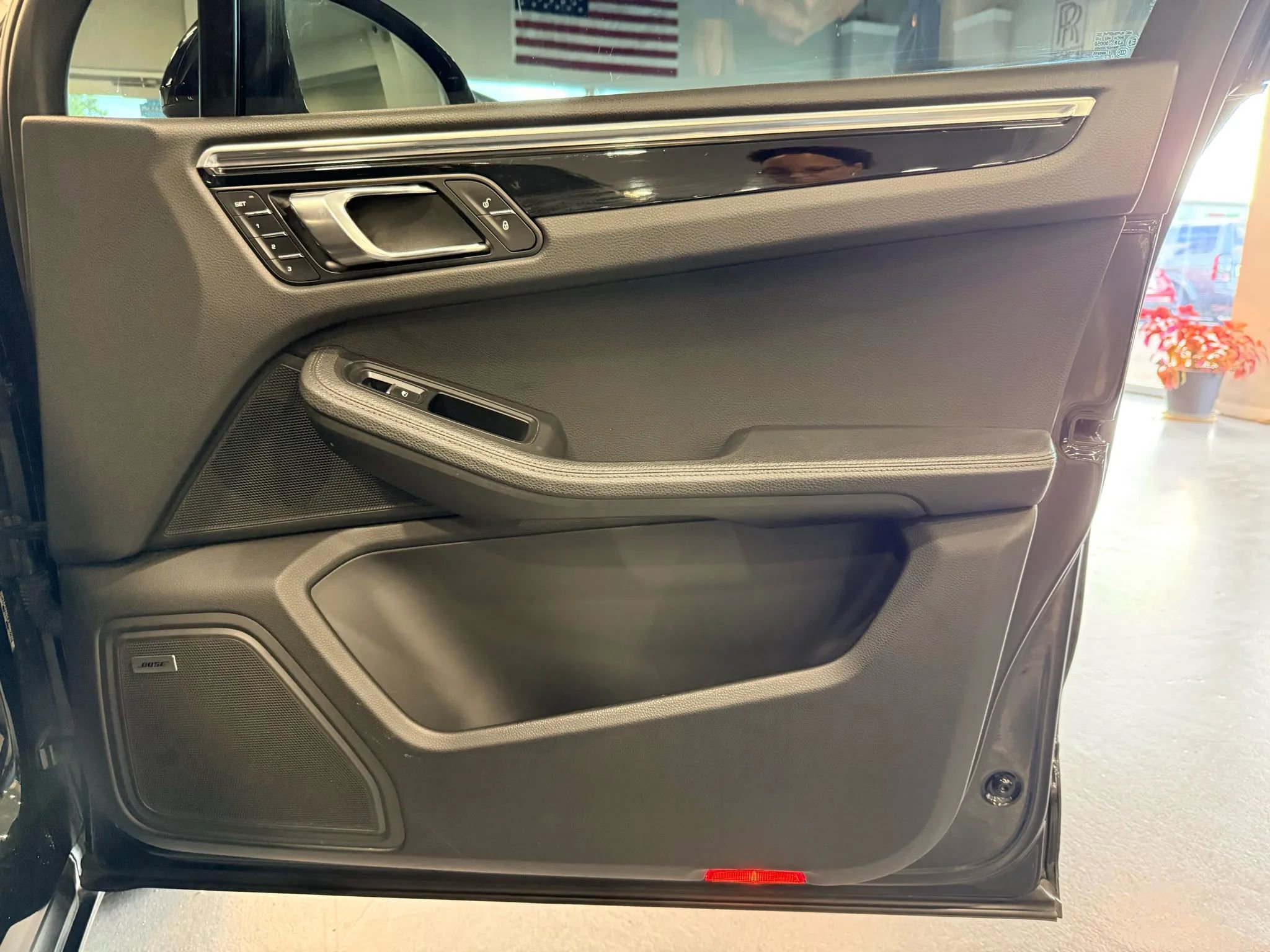 Used 2018 Porsche Macan Sport Edition image 37