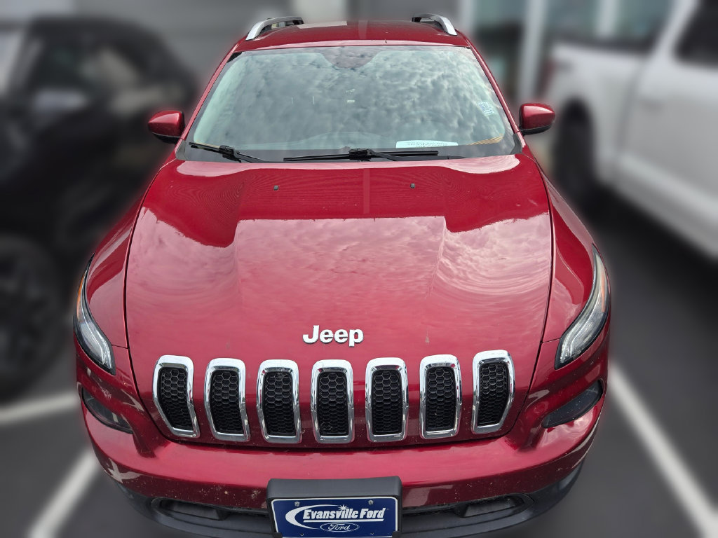 Used 2016 Jeep Cherokee Latitude w/ Cold Weather Group FWD image 2