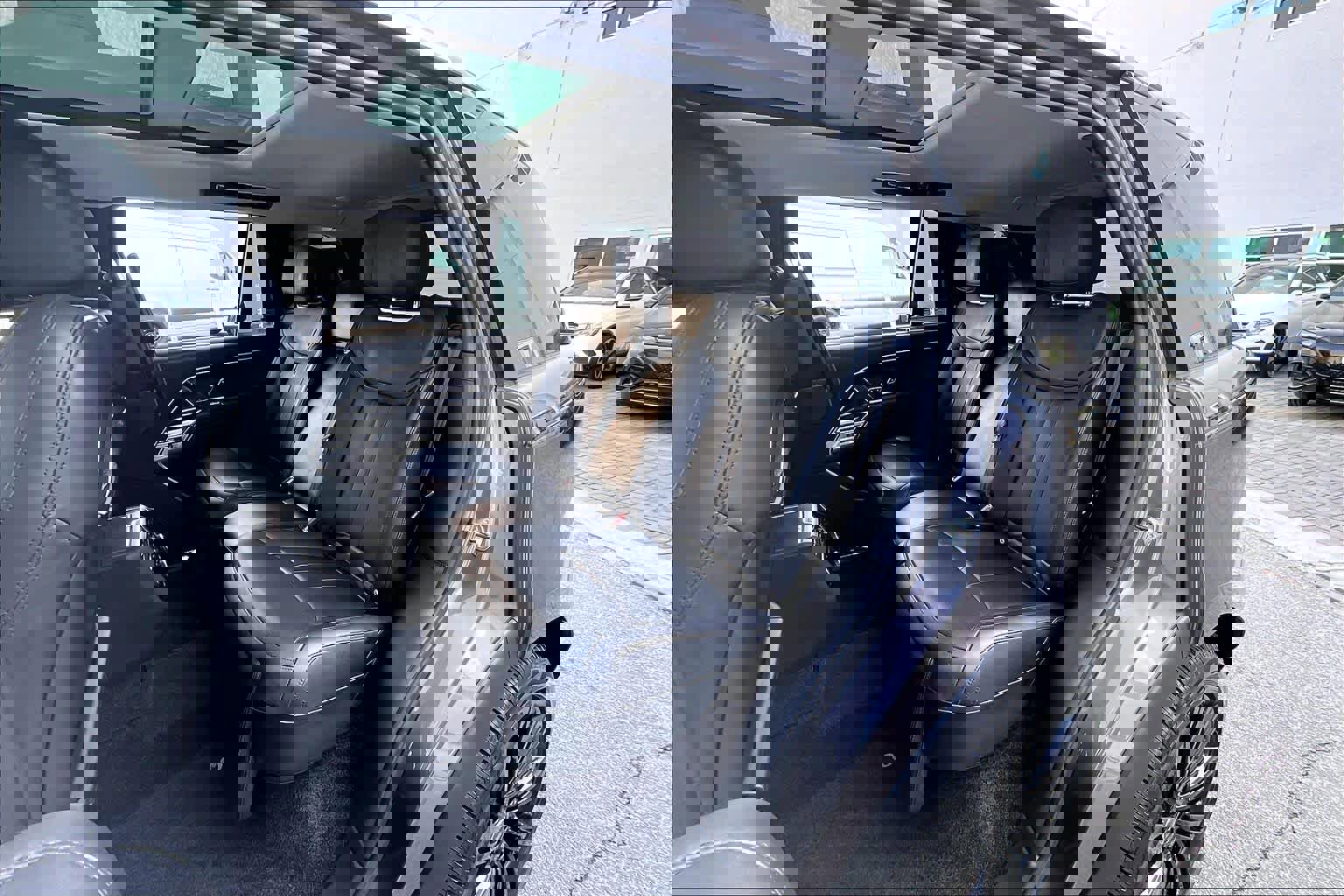 Used 2023 Land Rover Range Rover Long Wheelbase First Edition image 20