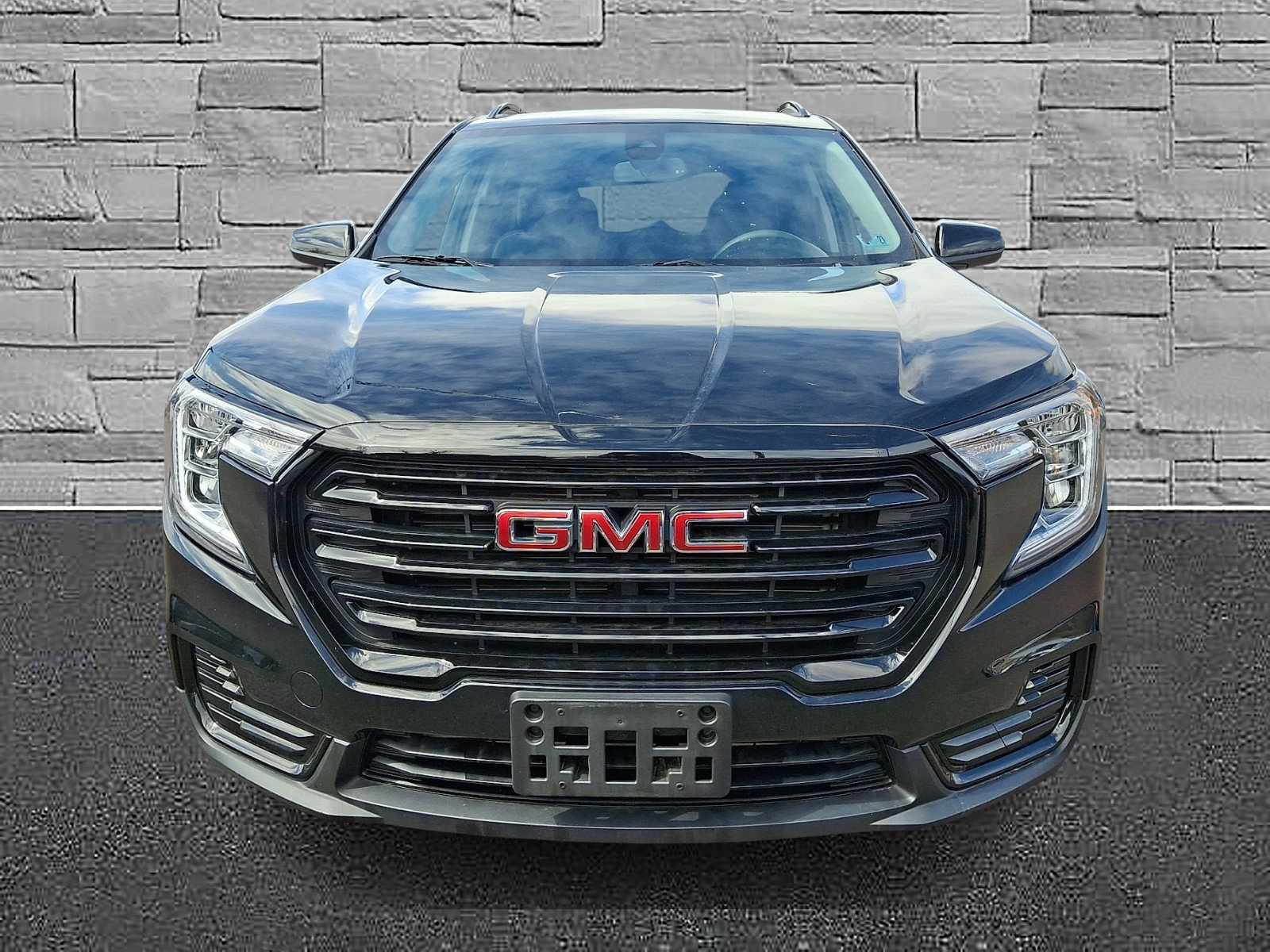 Used 2023 GMC Terrain SLE w/ Driver Convenience Package AWD/4WD image 3