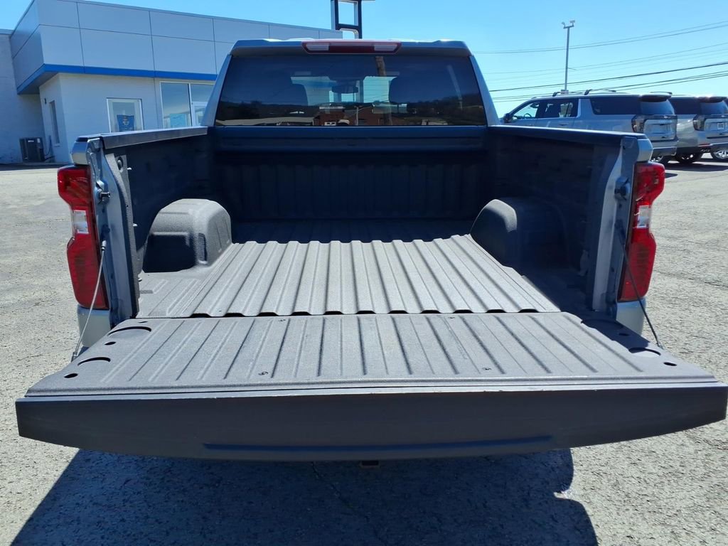 Used 2023 Chevrolet Silverado 1500 Custom w/ LPO, Dark Essentials Package AWD/4WD image 18