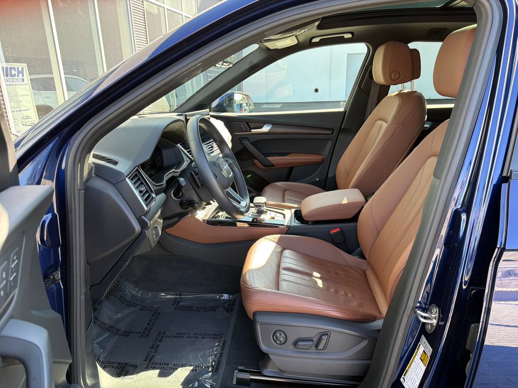 Used 2023 Audi Q5 2.0T Premium Plus w/ Premium Plus Package AWD/4WD image 9