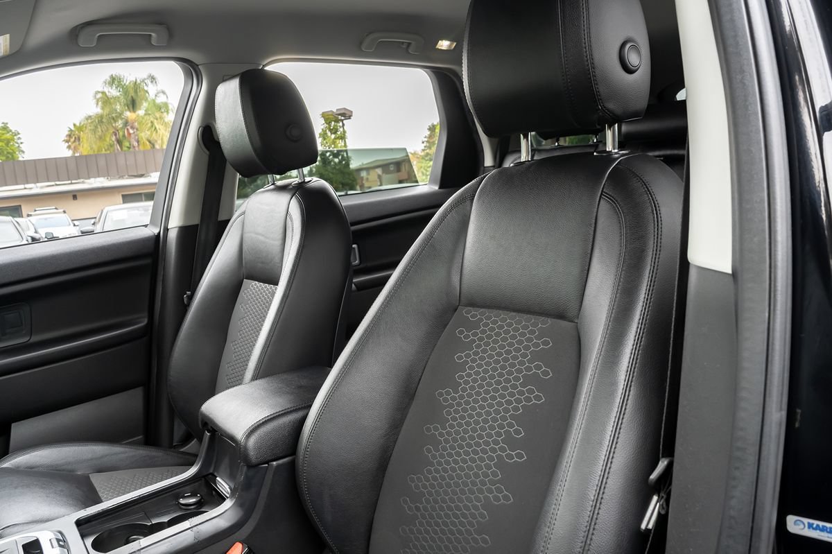 Used 2017 Land Rover Discovery Sport SE AWD/4WD image 11