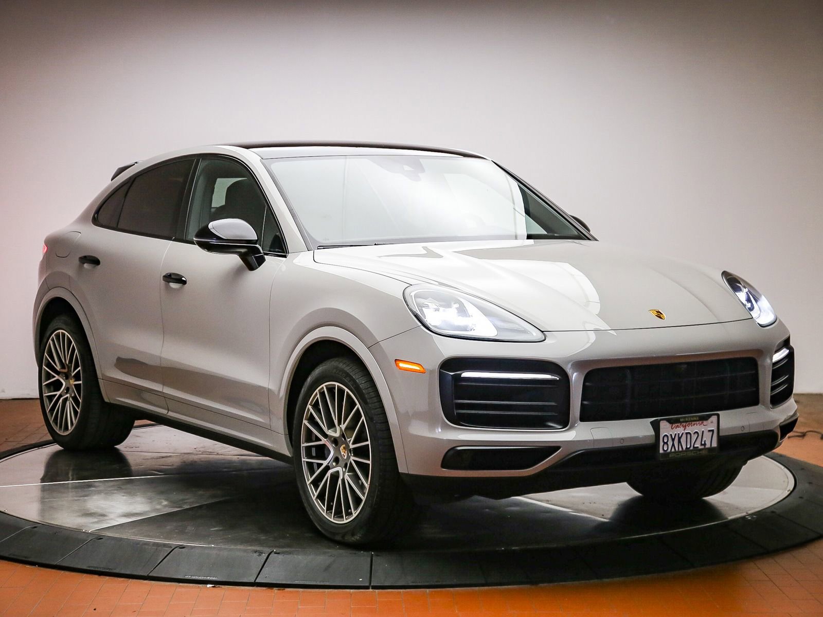 Certified 2022 Porsche Cayenne Platinum Edition AWD/4WD image 9