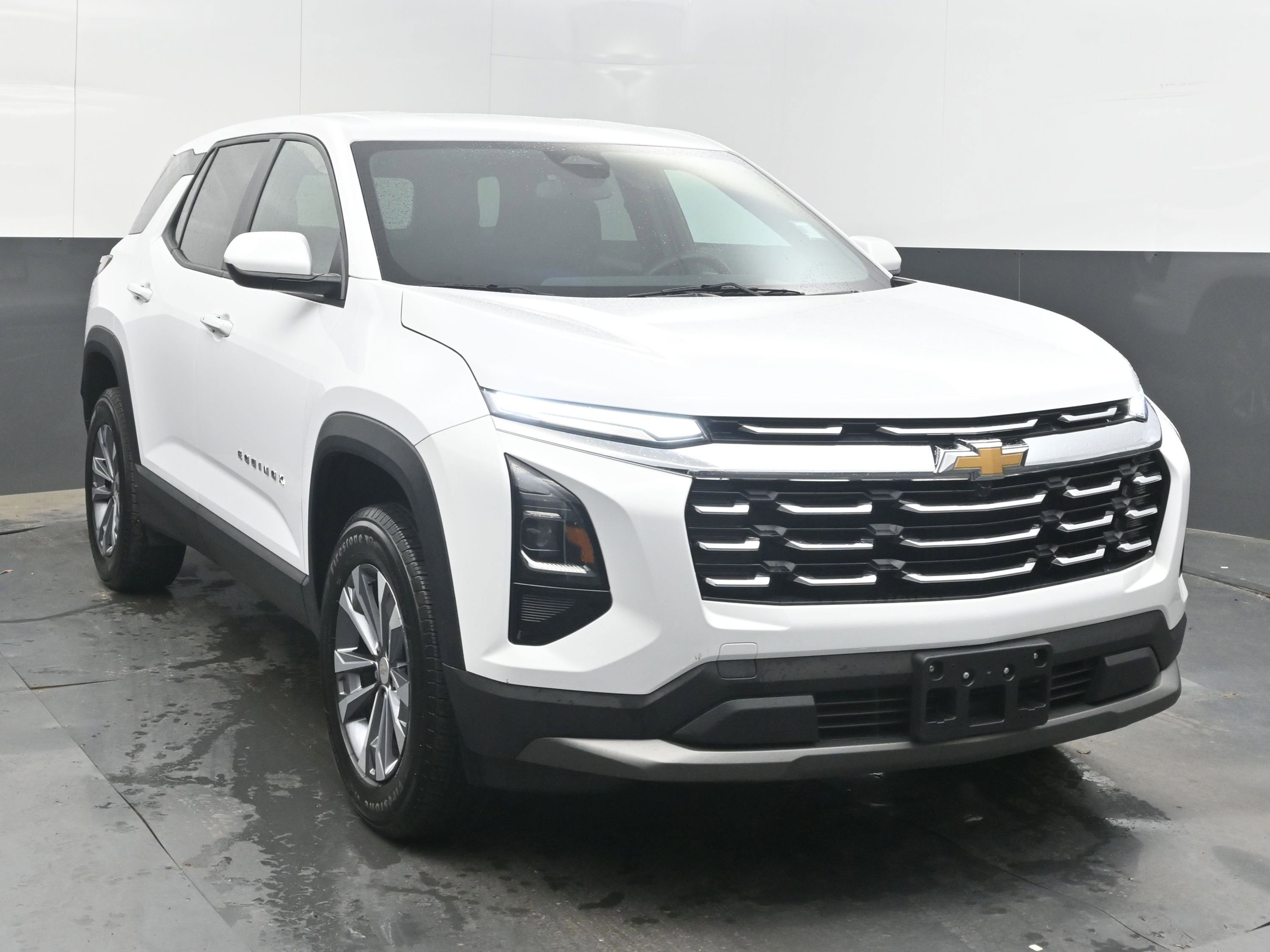 Used 2025 Chevrolet Equinox LT FWD image 3