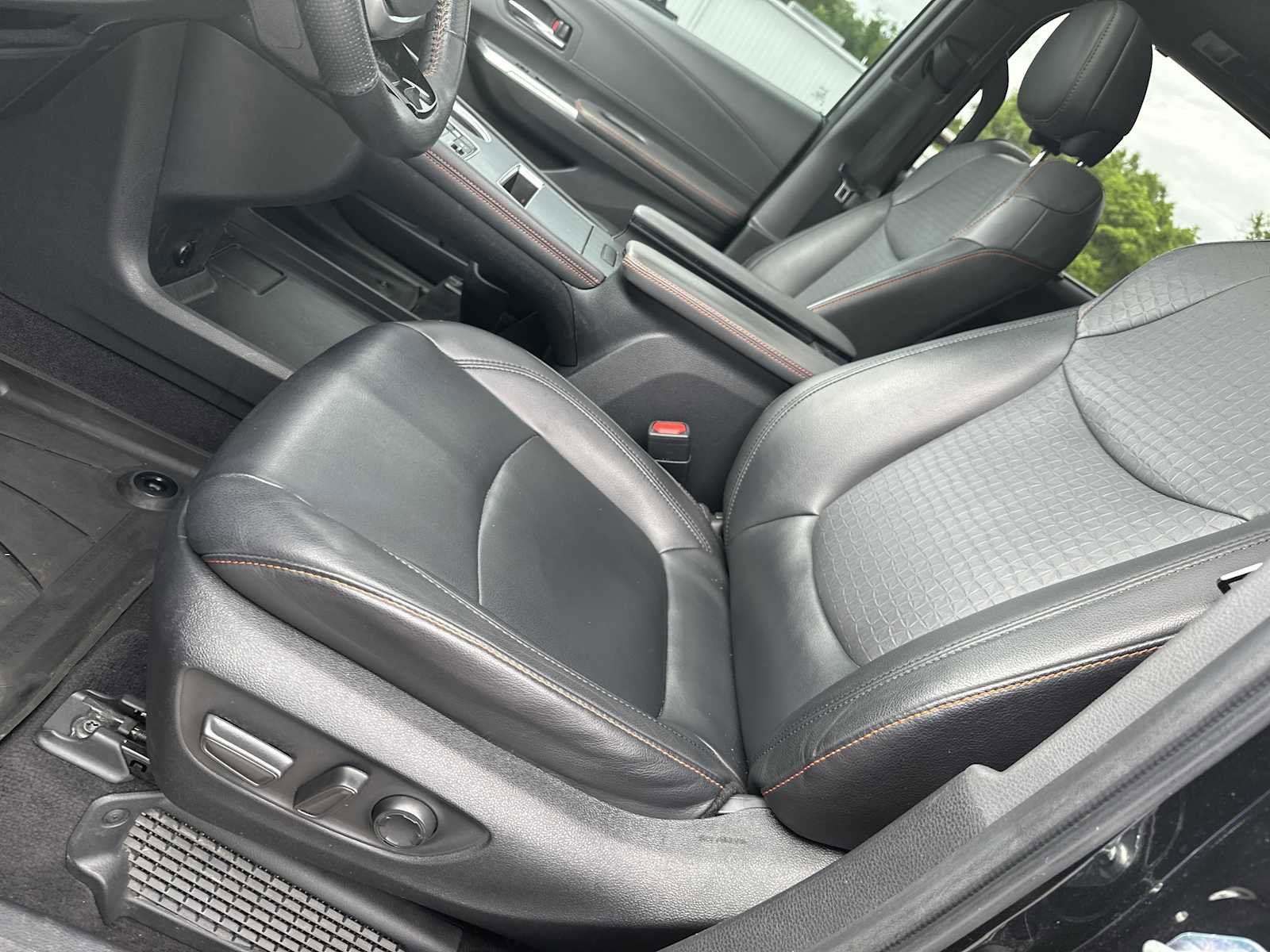 Used 2022 Toyota Sienna XSE FWD image 11