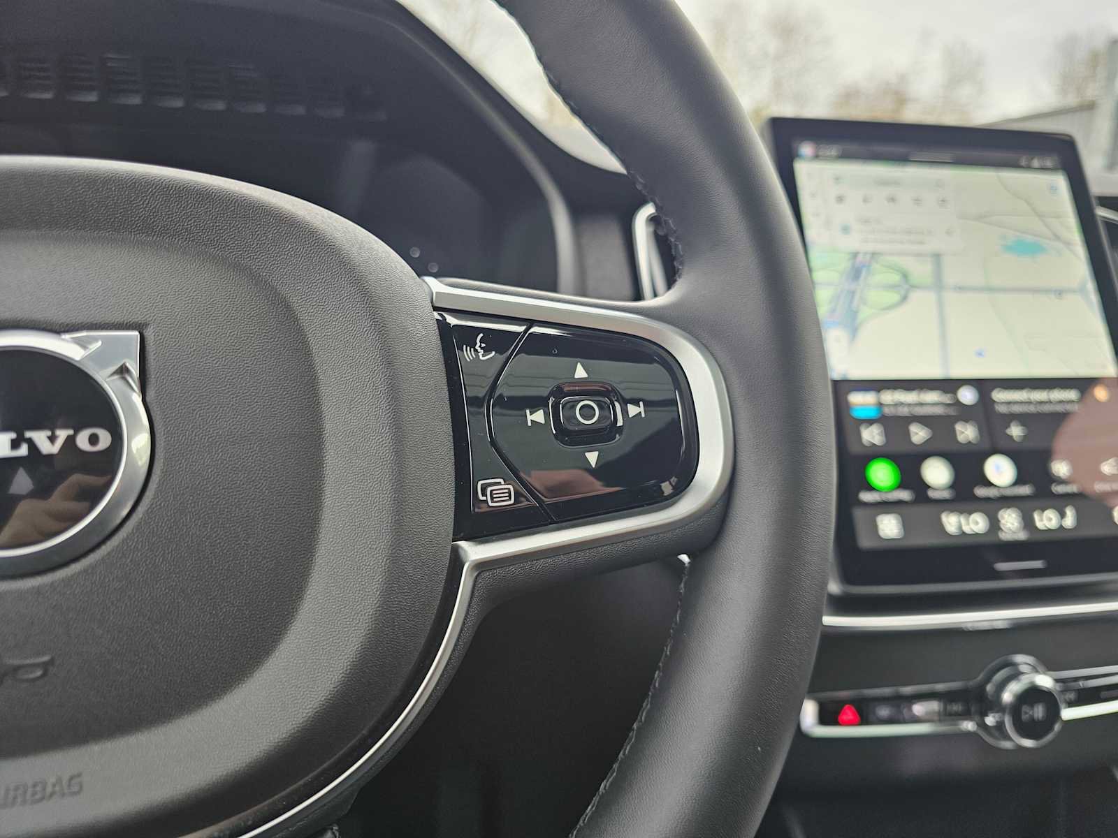 Certified 2025 Volvo XC90 T8 Ultra image 35