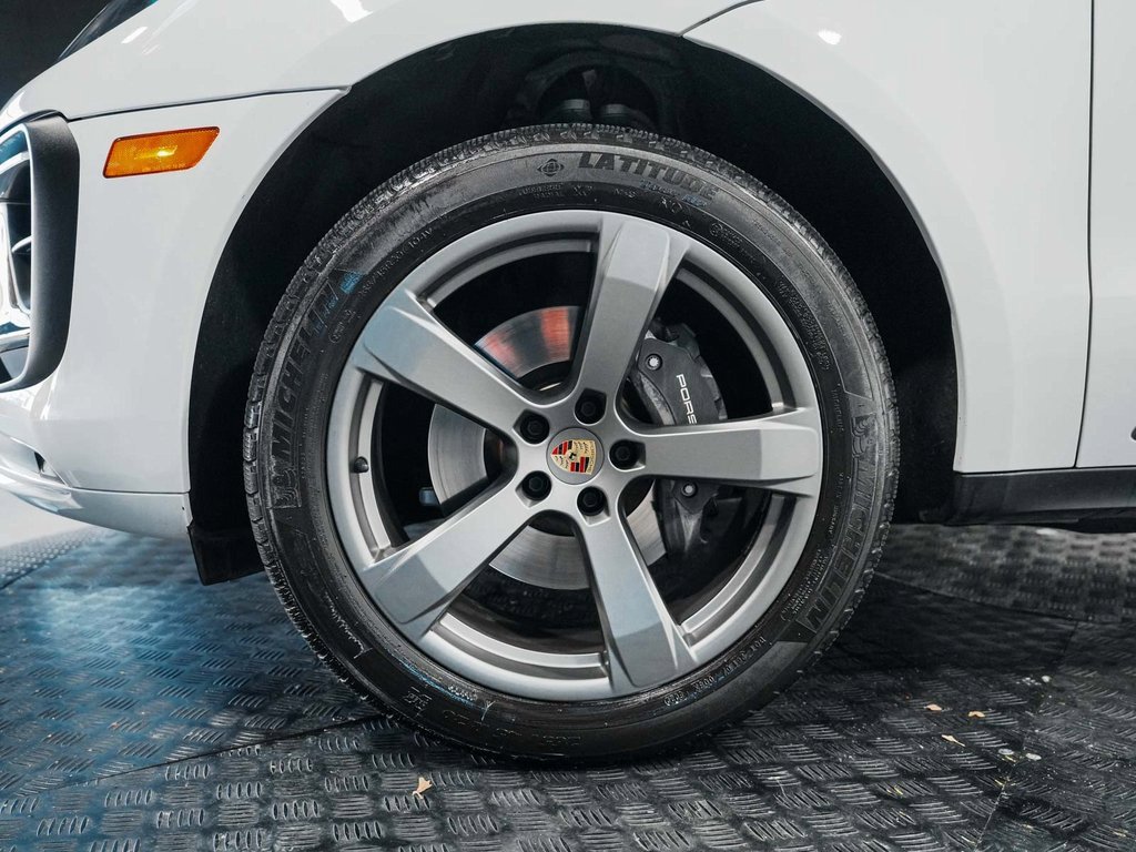 Used 2023 Porsche Macan image 9