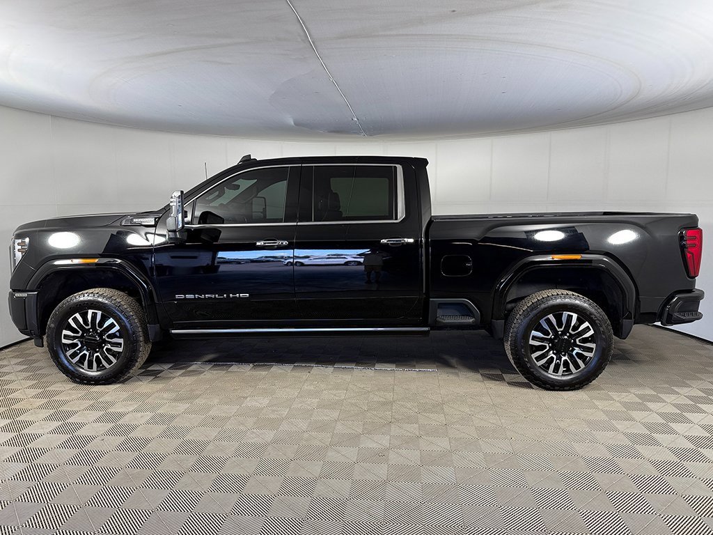 Used 2024 GMC Sierra 3500 Denali Ultimate image 17