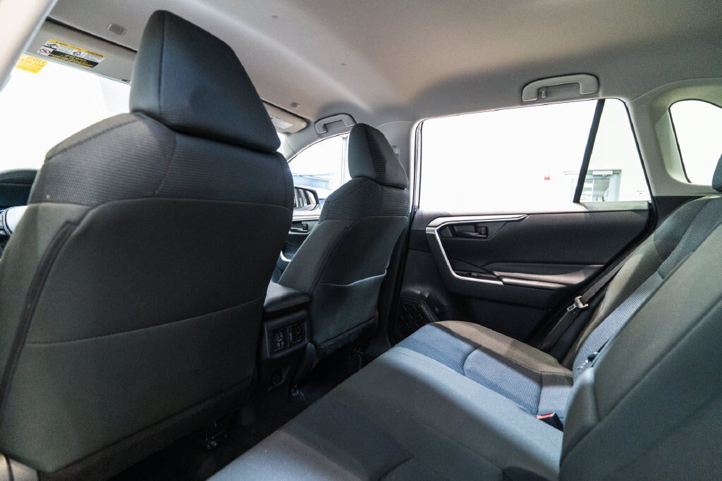 Certified 2025 Toyota RAV4 LE AWD/4WD image 14