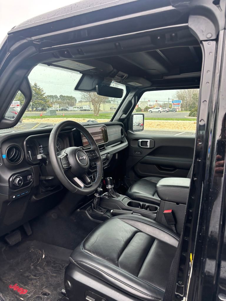 Used 2024 Jeep Wrangler Unlimited Rubicon 4xe image 10