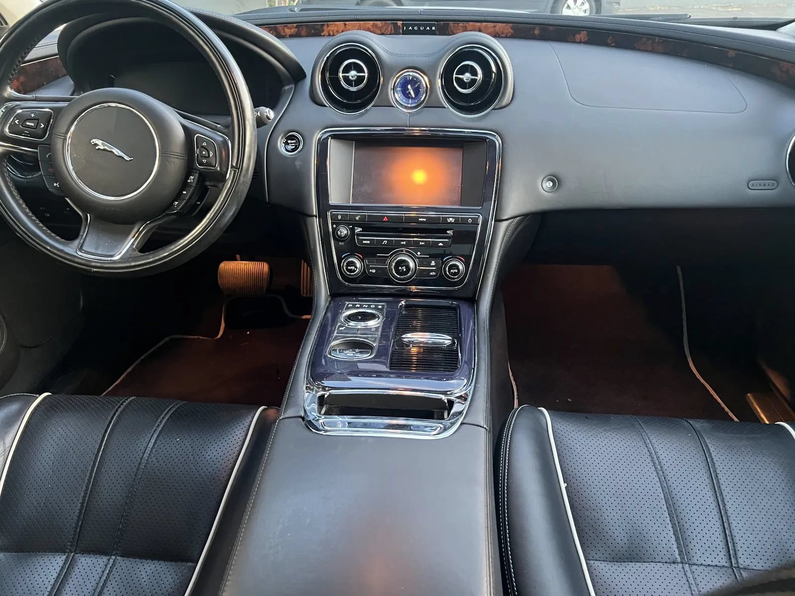Used 2011 Jaguar XJ L RWD image 18