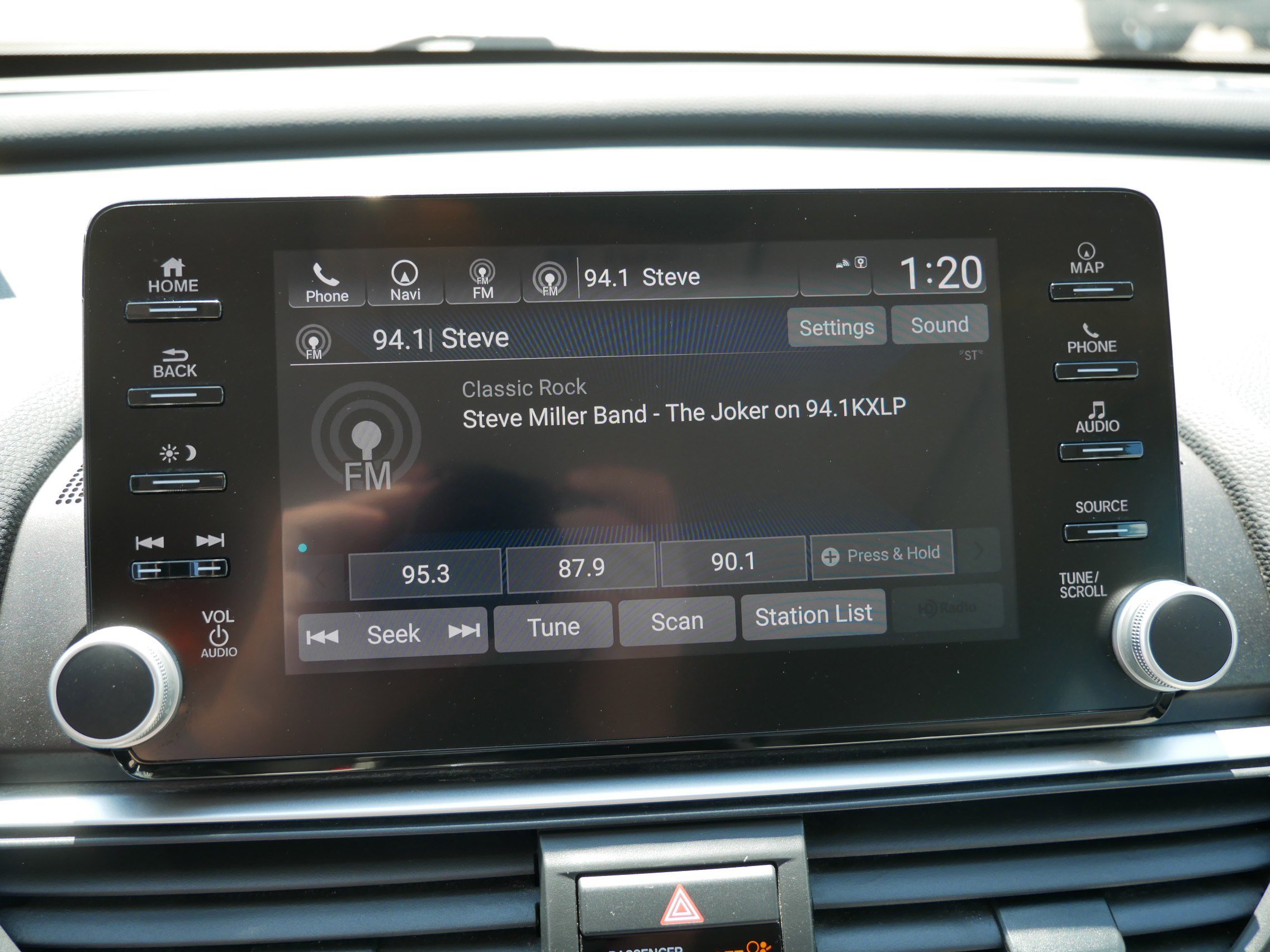 Used 2018 Honda Accord Touring image 22
