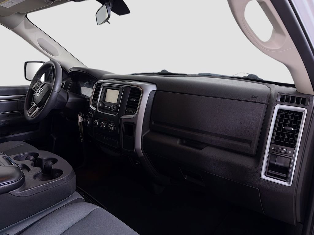 Used 2022 RAM 1500 Classic SLT image 28