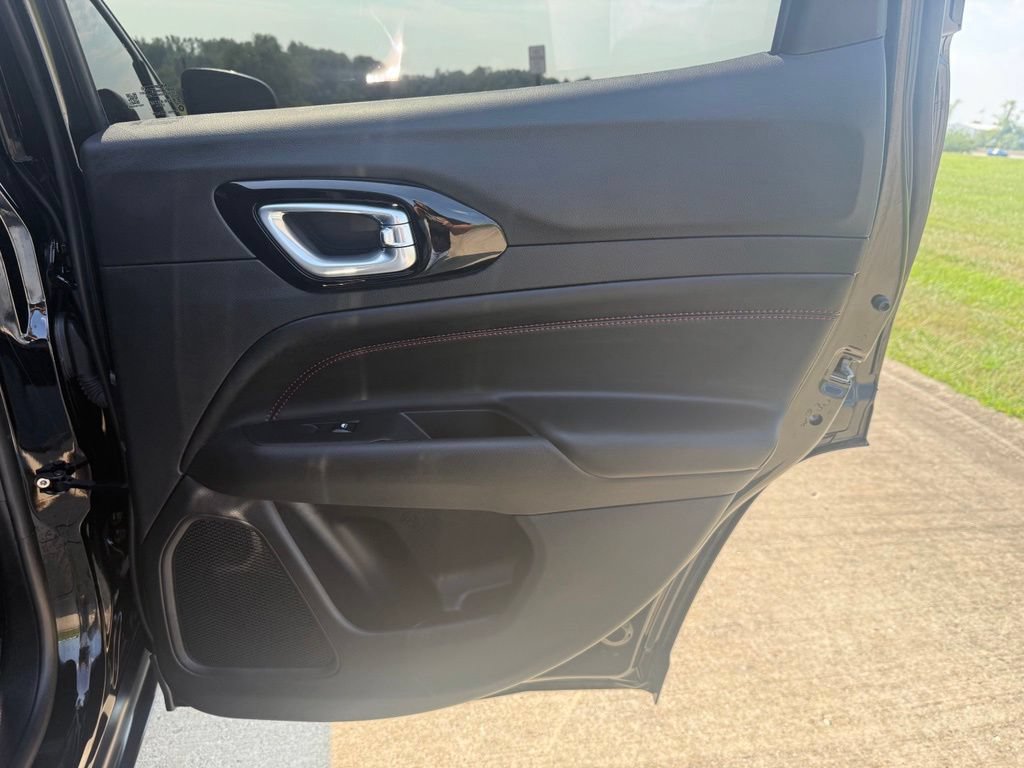 Used 2026 Jeep Compass Trailhawk AWD/4WD image 19