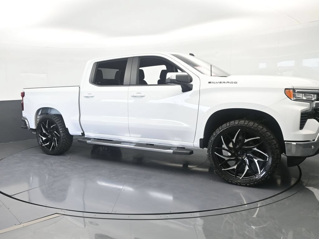 Used 2026 Chevrolet Silverado 1500 LT AWD/4WD image 8