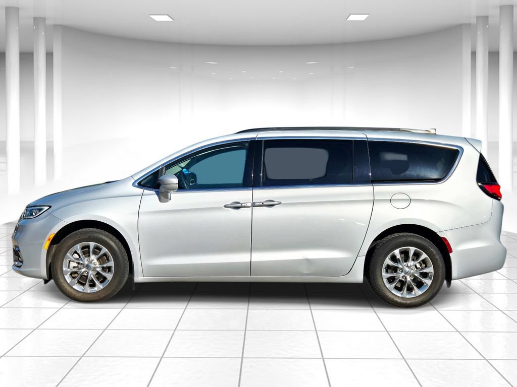 Used 2022 Chrysler Pacifica Touring-L AWD/4WD image 6
