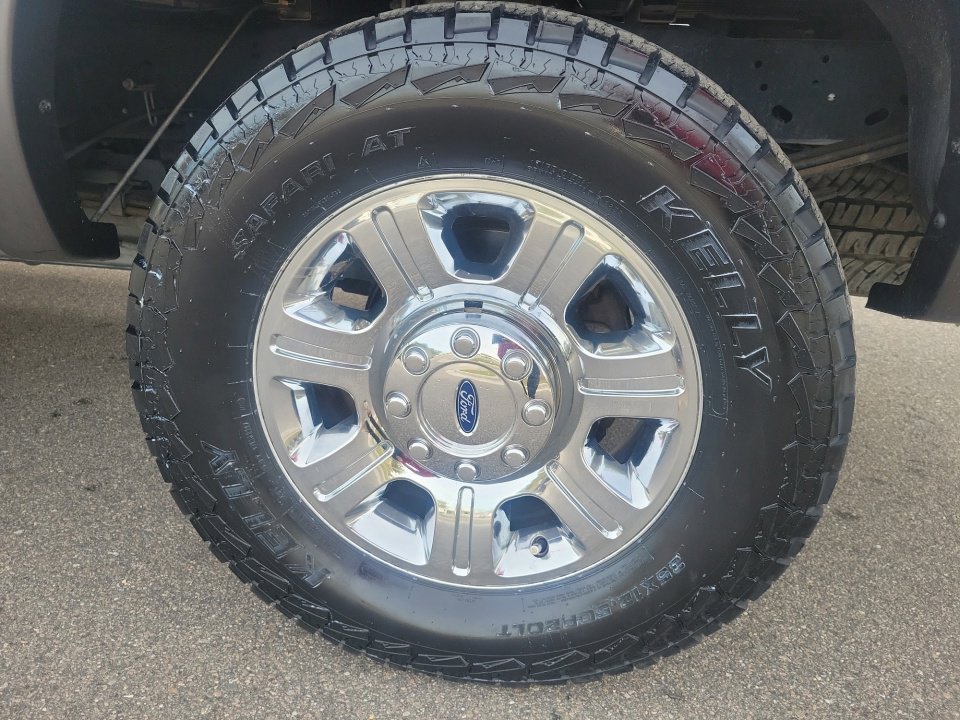 Used 2015 Ford F250 Lariat w/ Chrome Package image 27