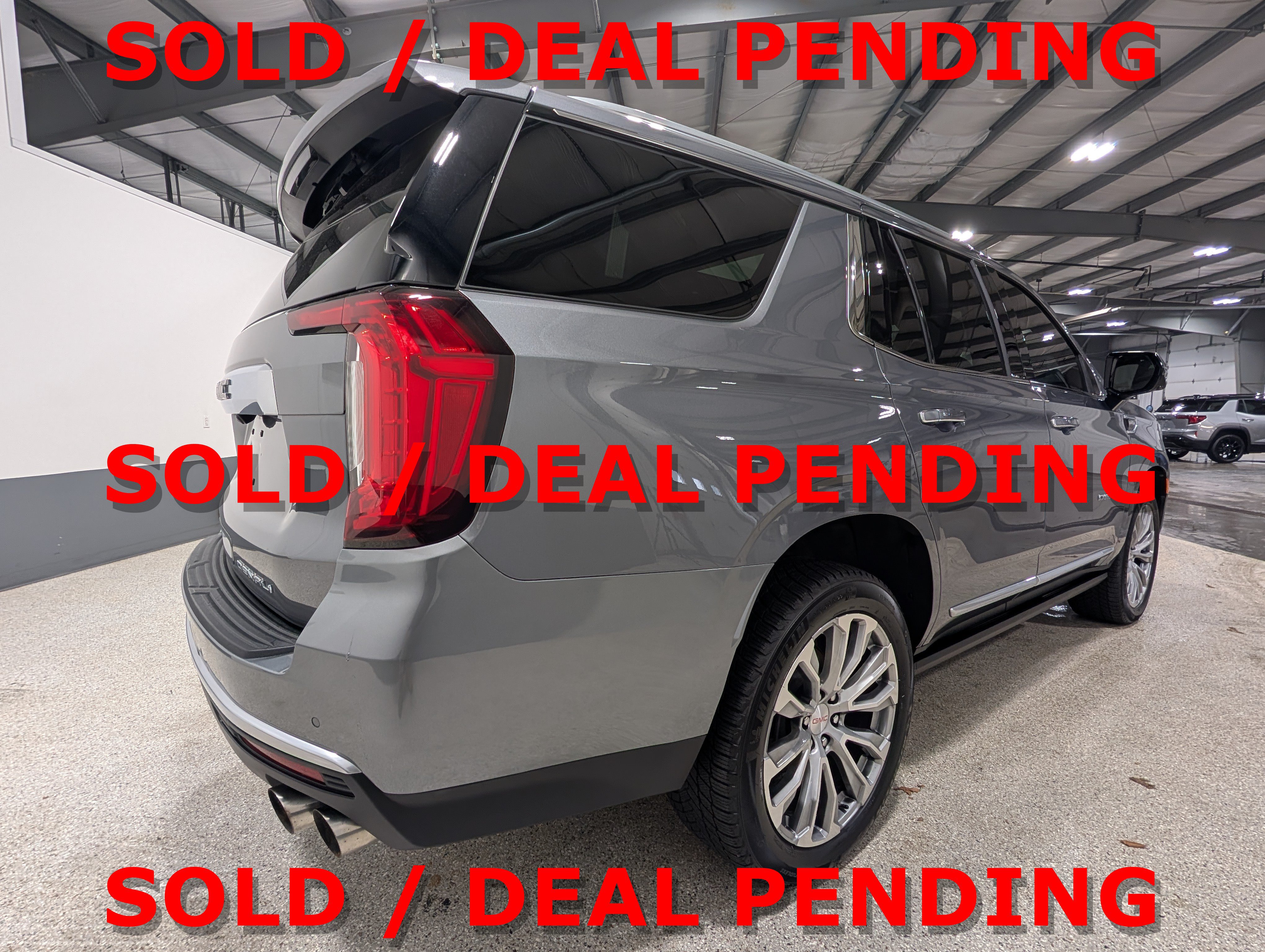 Used 2022 GMC Yukon Denali AWD/4WD image 3
