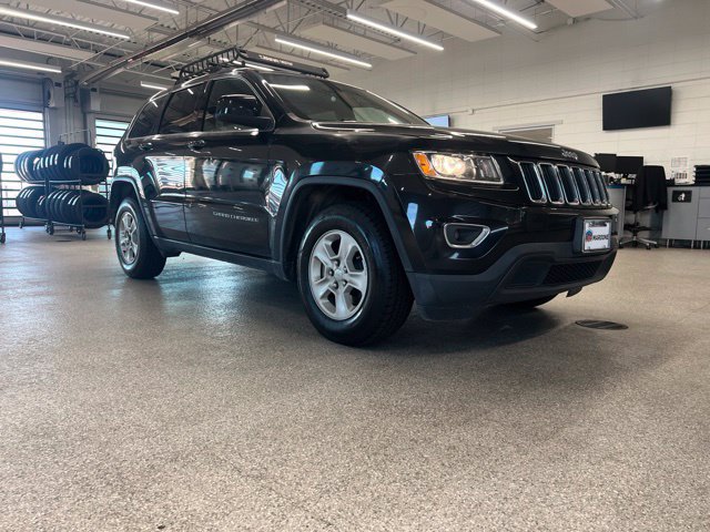 Used 2015 Jeep Grand Cherokee Laredo w/ Quick Order Package 23E RWD image 3
