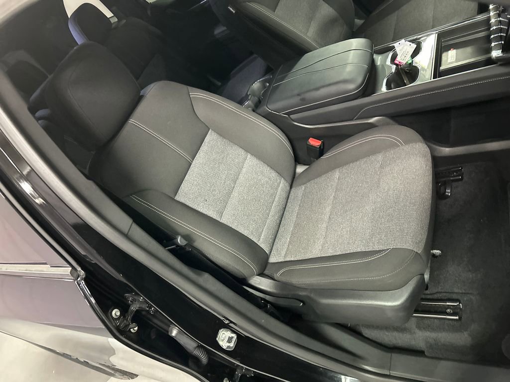 Used 2025 GMC Acadia Elevation image 26