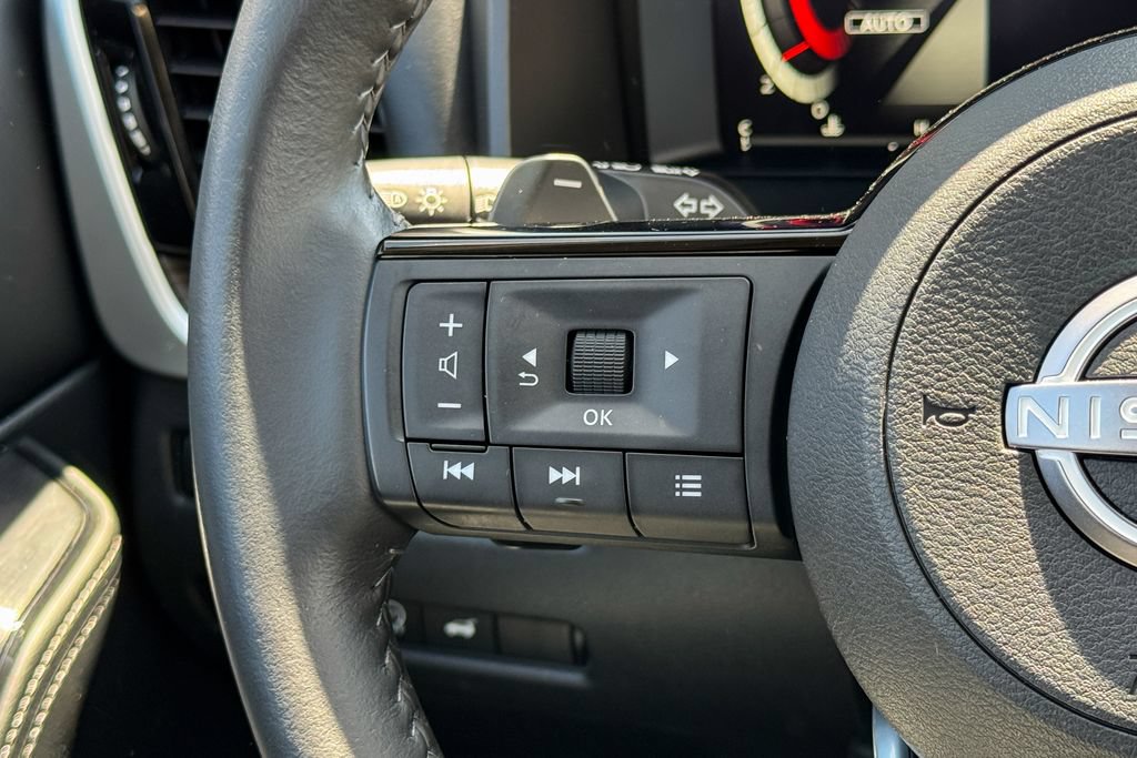 Used 2024 Nissan Rogue Platinum w/ Platinum Premium Package AWD/4WD image 34
