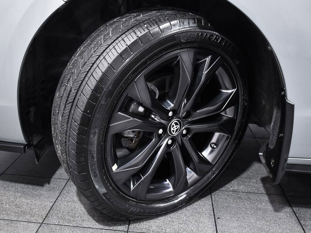 Used 2024 Toyota Sienna XSE image 7