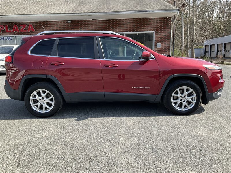 Used 2014 Jeep Cherokee Latitude w/ Comfort/Convenience Group image 4