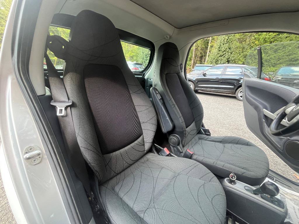 Used 2014 smart fortwo pure RWD image 23