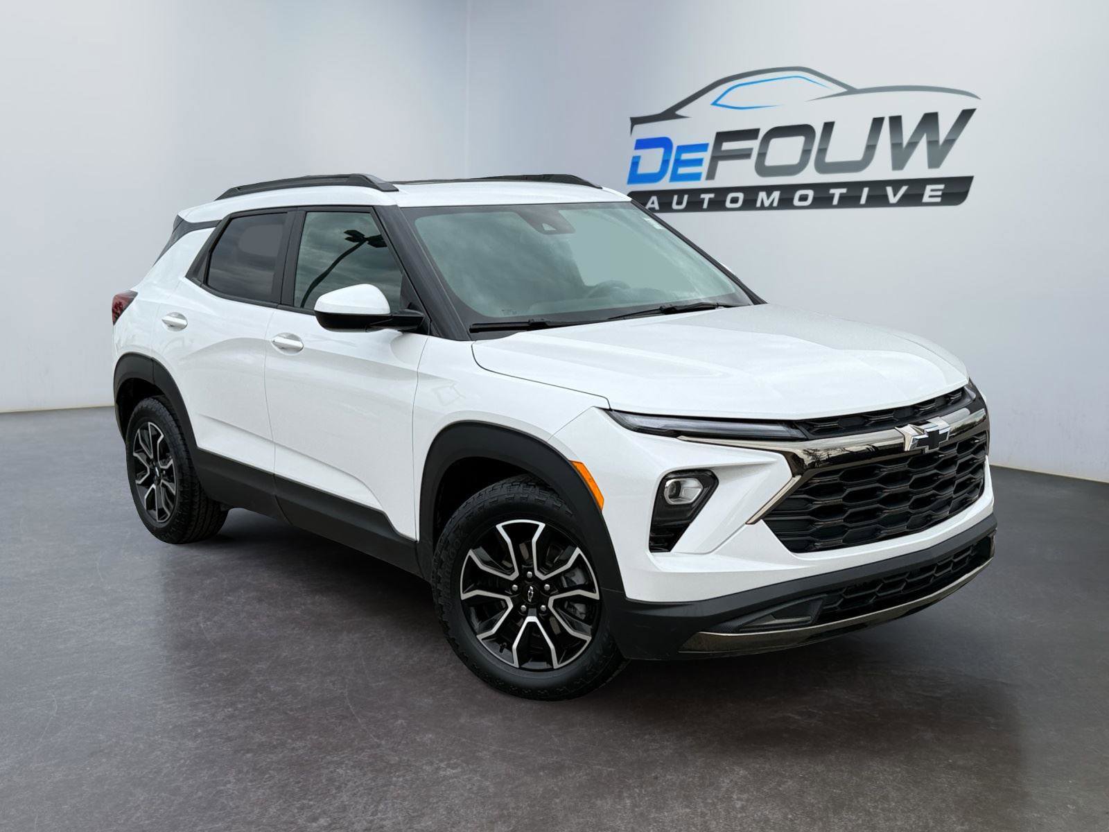 Used 2024 Chevrolet TrailBlazer ACTIV w/ Convenience Package image 1